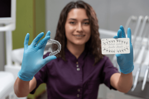 Comparación visual Invisalign vs brackets Las Palmas tratamiento ortodoncia